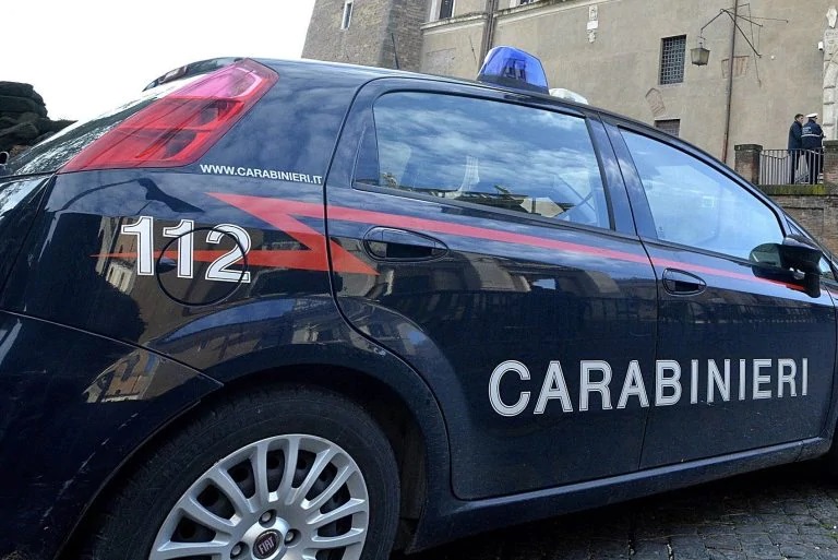 carabinieri auto 768x513